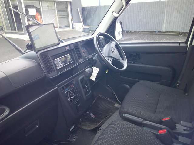 Daihatsu Hijet Deck Van 8