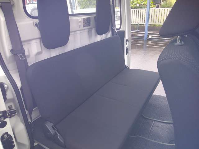 Daihatsu Hijet Deck Van 10