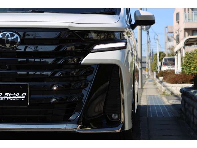 Toyota Vellfire 12