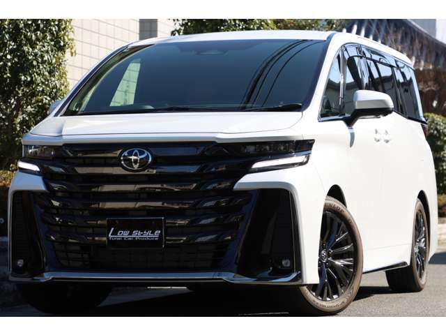 Toyota Vellfire 2