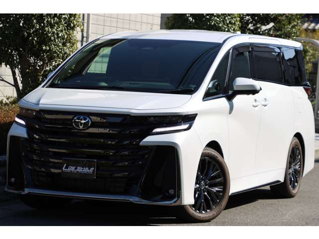 Toyota Vellfire 3