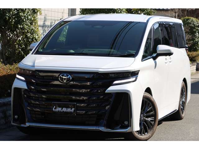 Toyota Vellfire 4