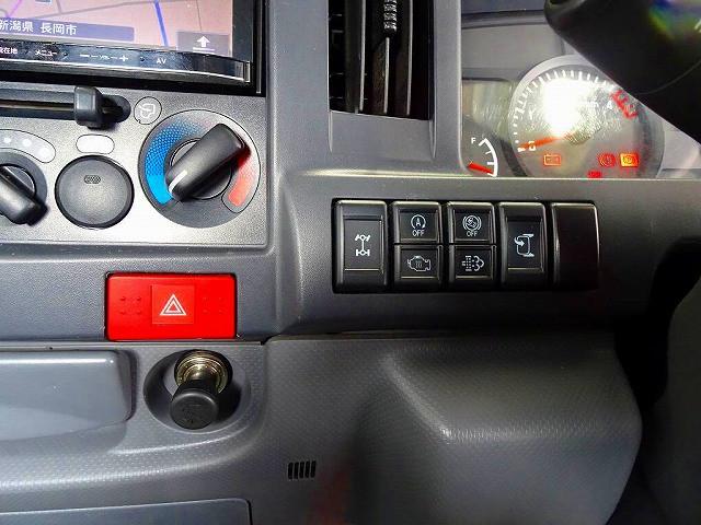 Isuzu Elf 12