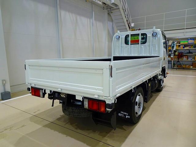 Isuzu Elf 3