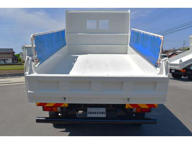 Isuzu Forward 11