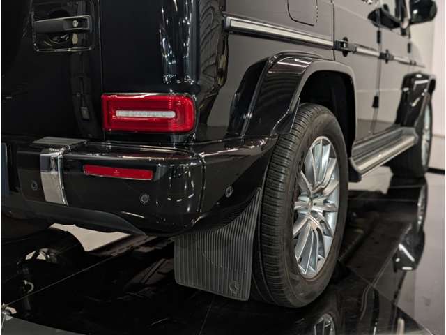 Mercedes-Benz G-Class 12