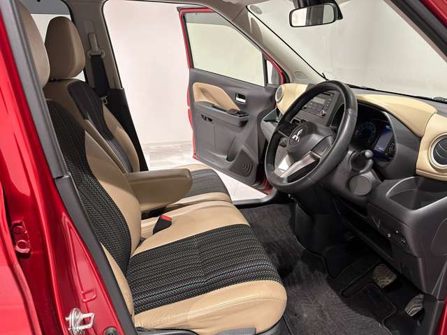 Mitsubishi eK X 9