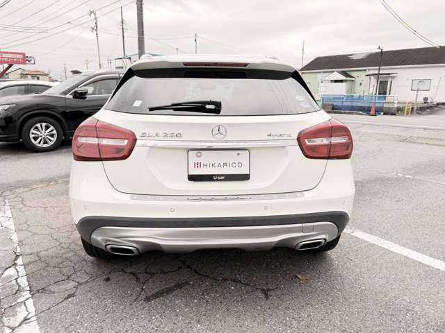 Mercedes-Benz GLA-Class 8