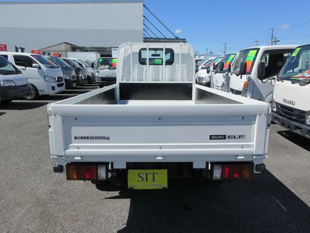 Isuzu Elf 6
