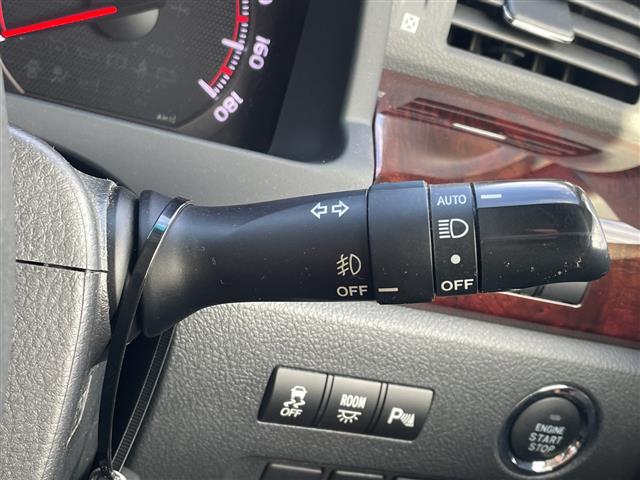 Toyota Vellfire 9