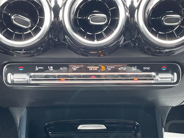 Mercedes-Benz GLB 10