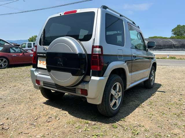 Mitsubishi Pajero Mini 12