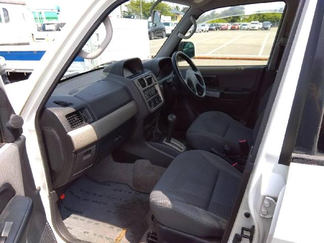 Mitsubishi Pajero iO 3
