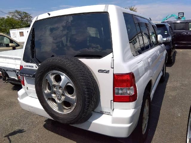 Mitsubishi Pajero iO 5