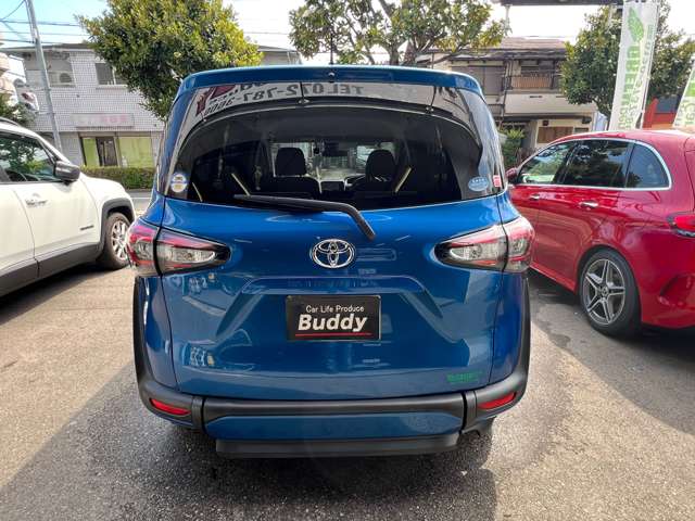 Toyota Sienta 5