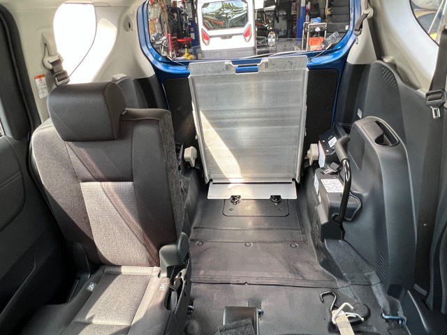 Toyota Sienta 8