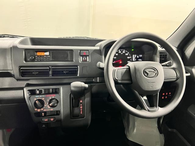 Daihatsu Hijet Cargo 5