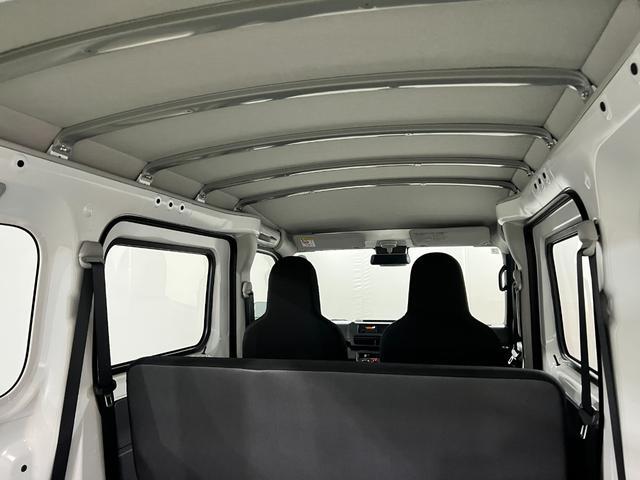 Daihatsu Hijet Cargo 10