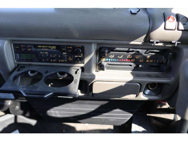 Isuzu Elf 12