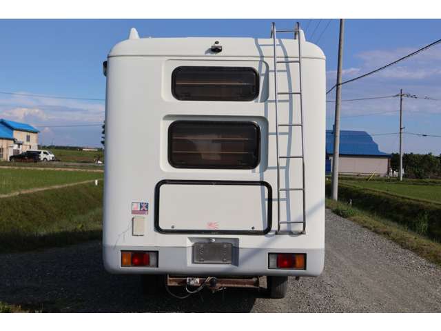 Isuzu Elf 6