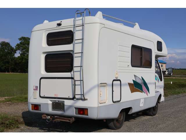 Isuzu Elf 7