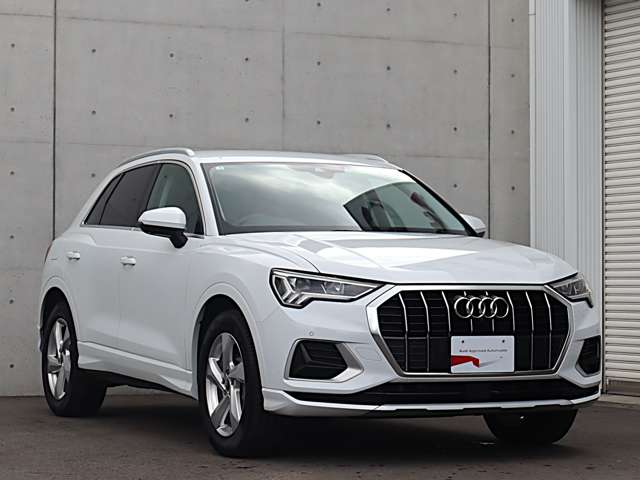 Audi Q3 11