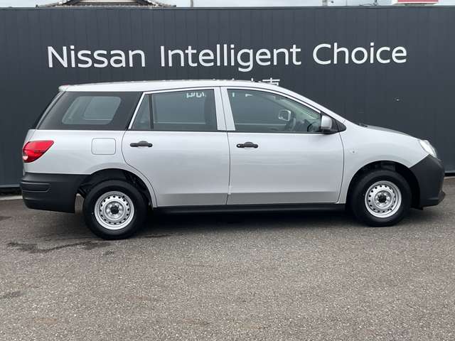 Nissan AD 8