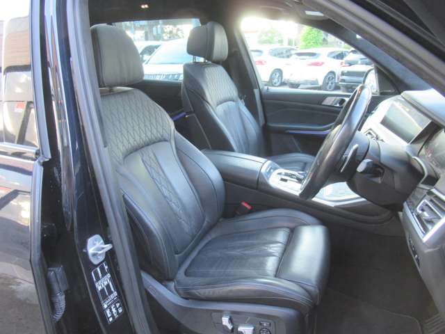 BMW X7 11