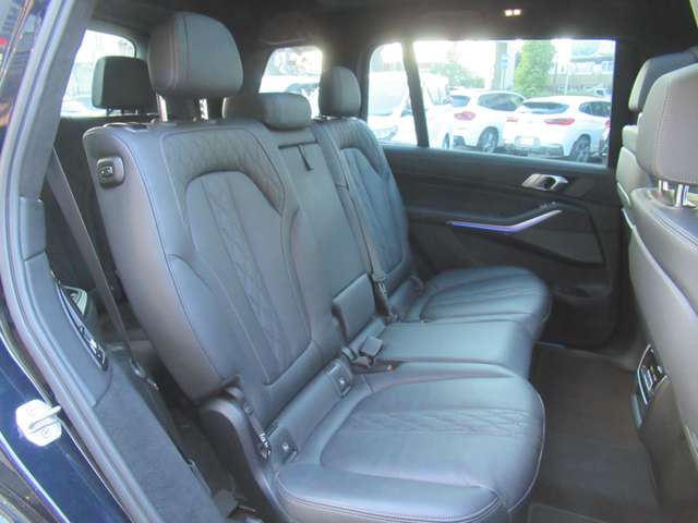 BMW X7 12