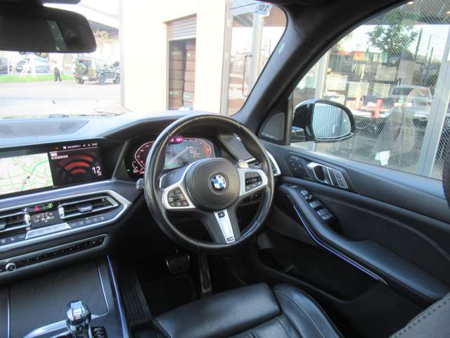 BMW X7 10