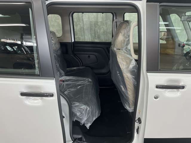 Mitsubishi Delica Mini 11
