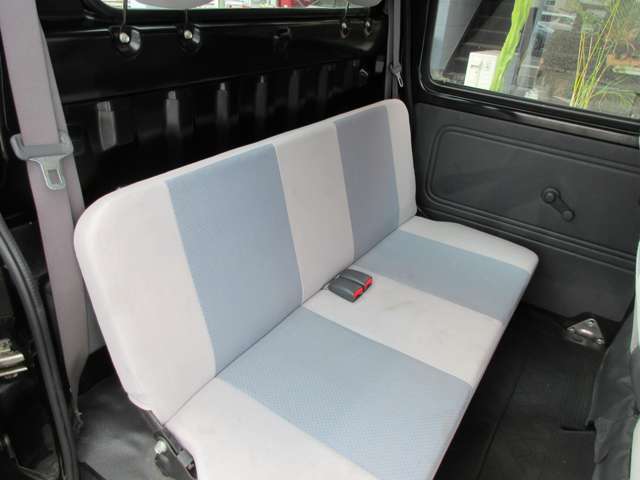 Daihatsu Hijet Deck Van 11