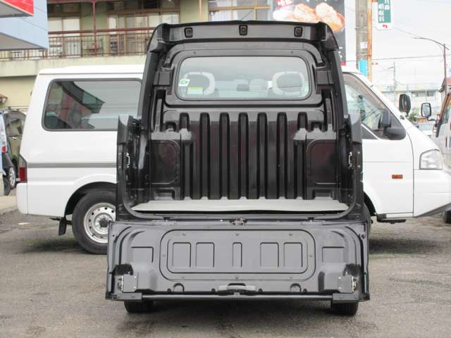 Daihatsu Hijet Deck Van 8