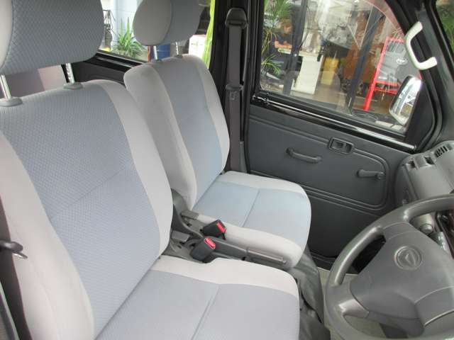 Daihatsu Hijet Deck Van 9