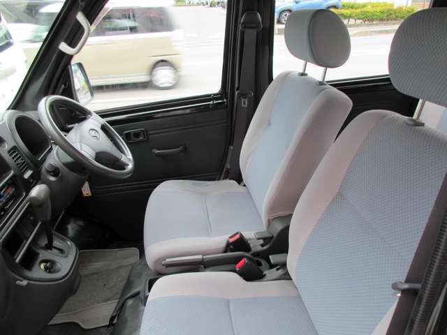 Daihatsu Hijet Deck Van 10