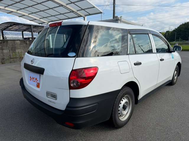 Nissan AD 4