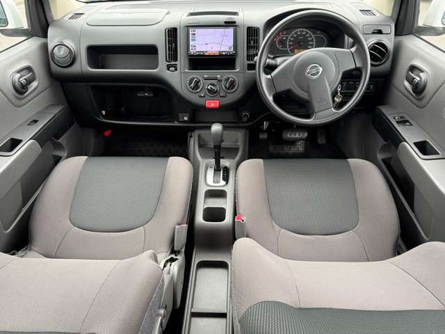 Nissan AD 8