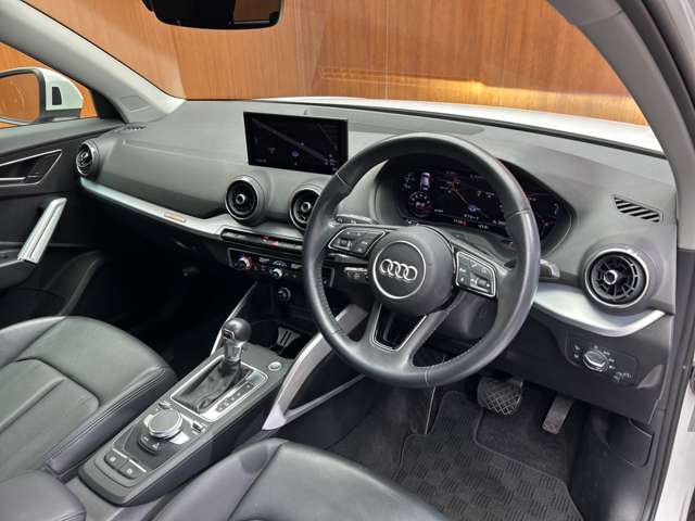 Audi Q2 5
