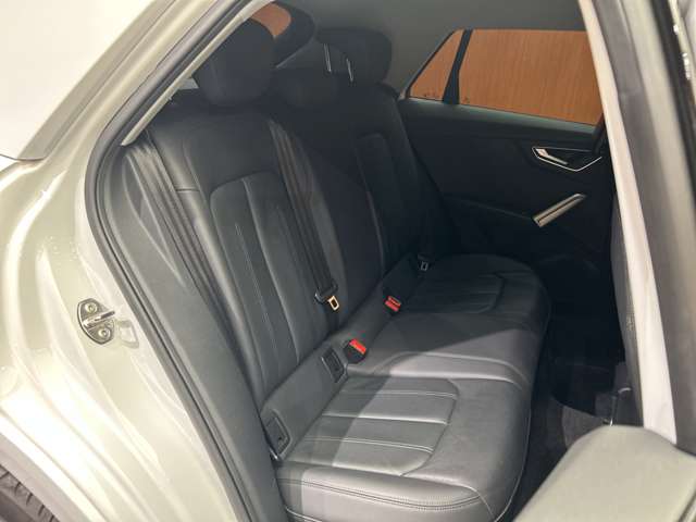 Audi Q2 8