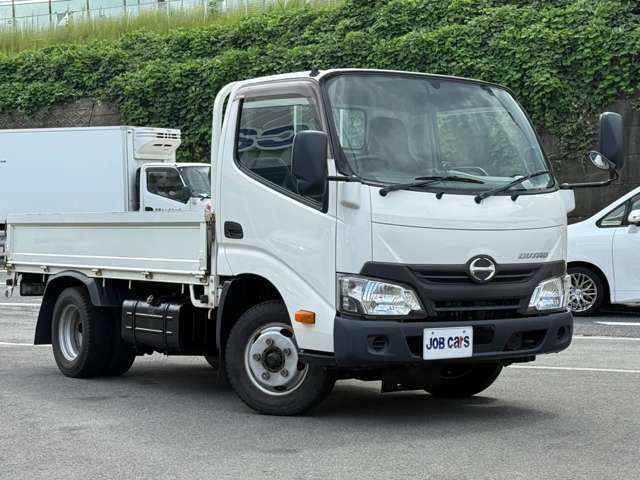 Hino Dutro 3