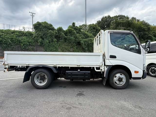 Hino Dutro 4