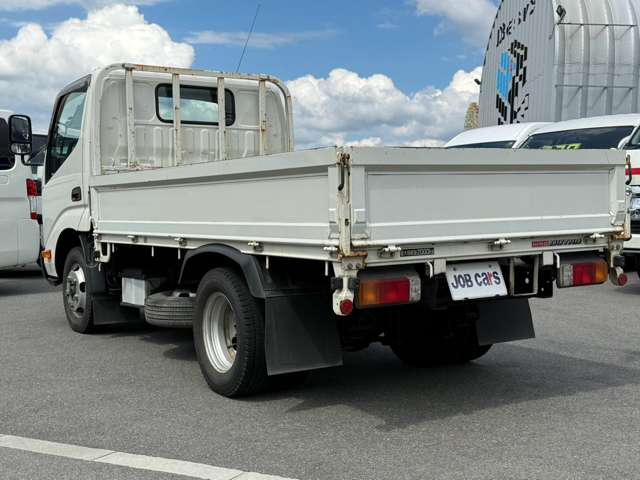 Hino Dutro 8