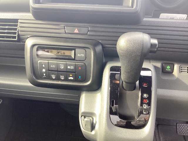 Honda N-VAN 8