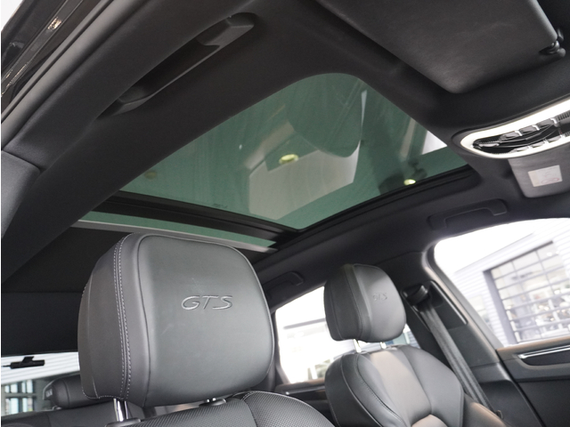 Porsche Macan 11