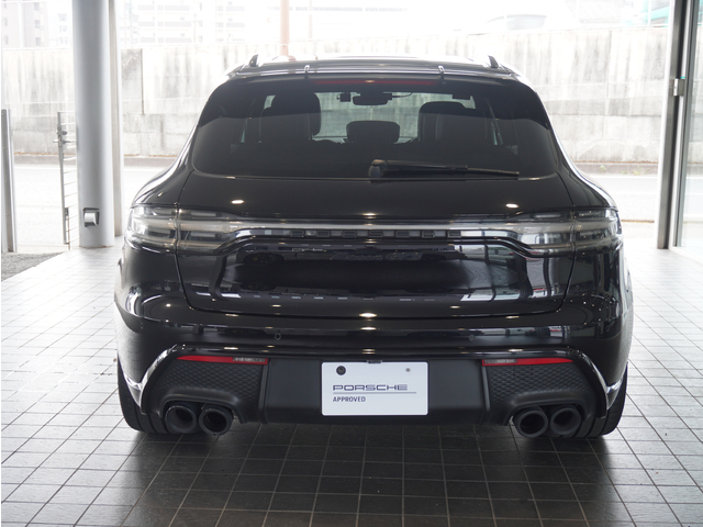 Porsche Macan 3