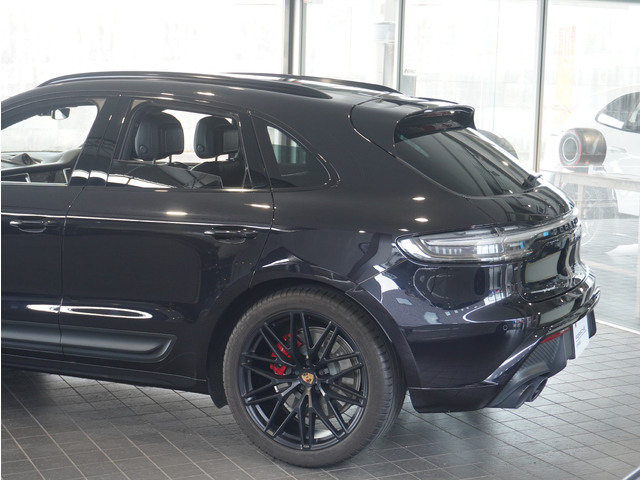 Porsche Macan 8