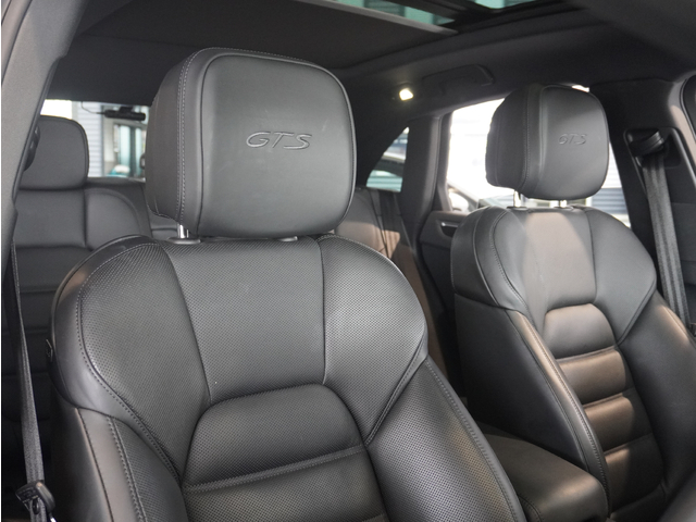 Porsche Macan 10