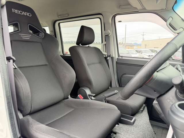 Daihatsu Hijet Cargo 12