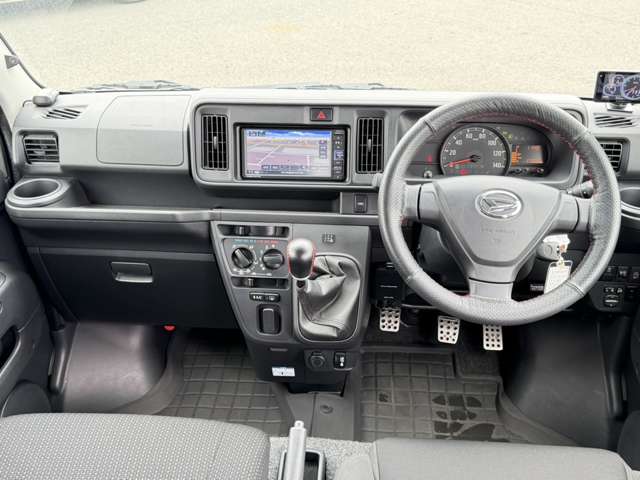 Daihatsu Hijet Cargo 5