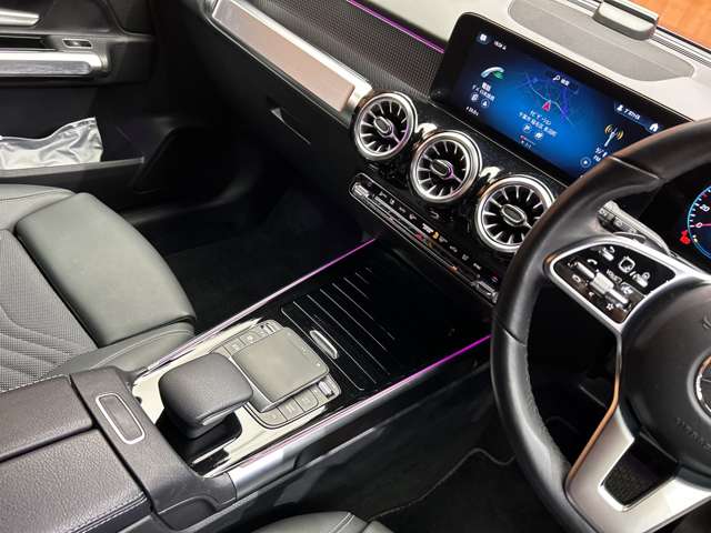 Mercedes-Benz GLB 11